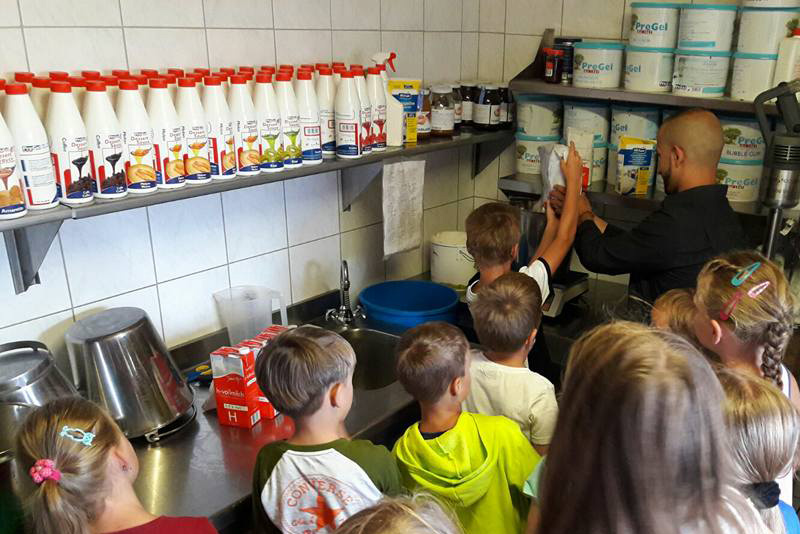 Kinder kreieren Eis